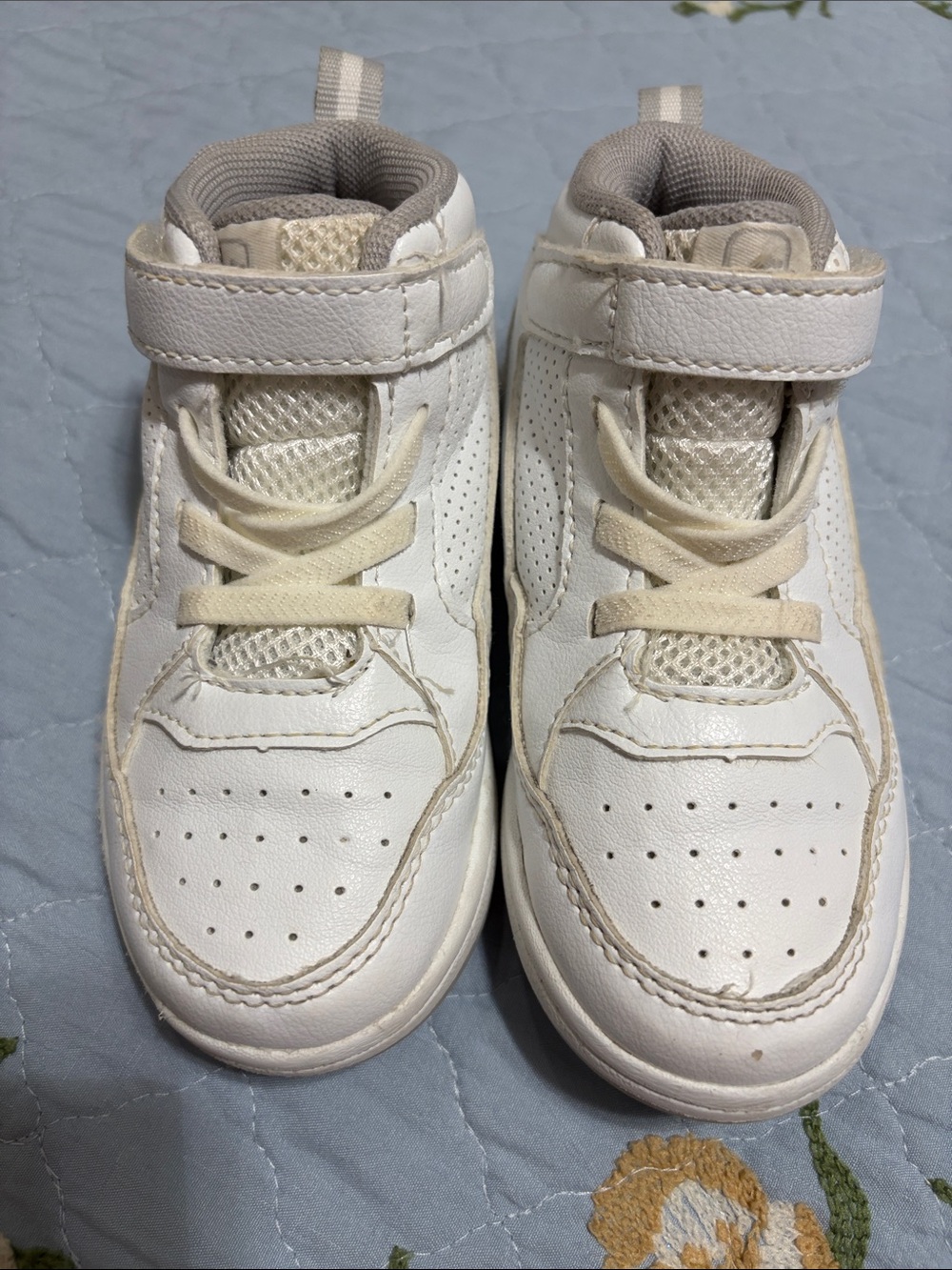 AND1 Toddler White Boys Court High Basketball PreOwned Sneakers Washed Size 8